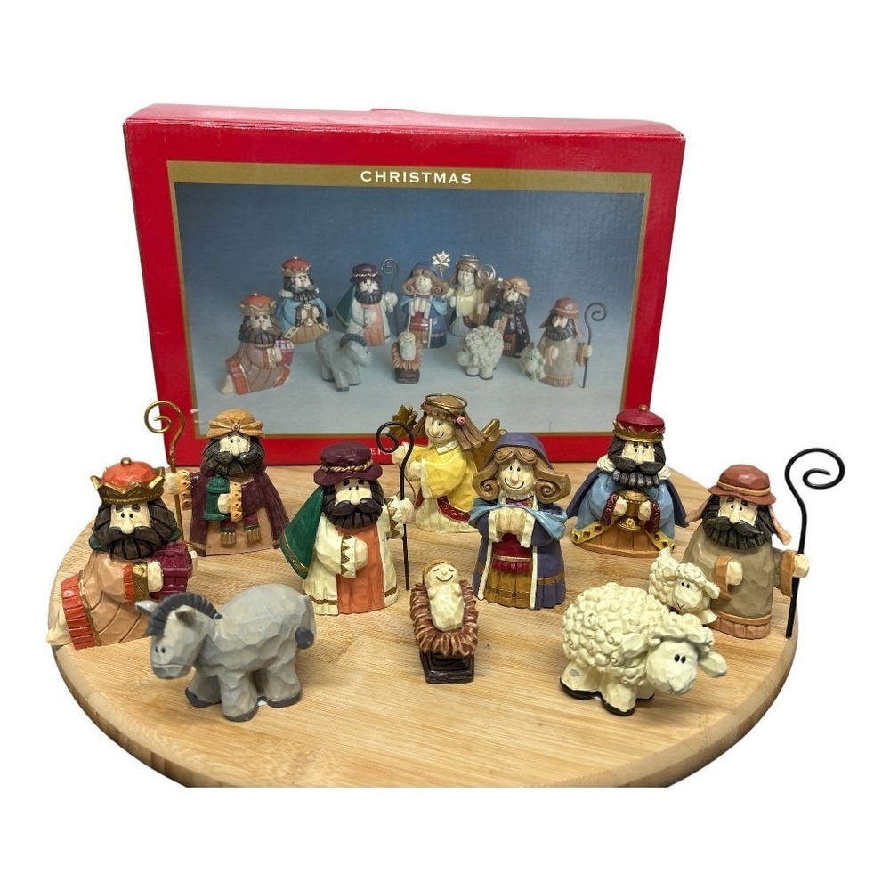 VINTAGE Christmas Nativity Set 10 Pieces Polyresin‎ New in Box Folk Art